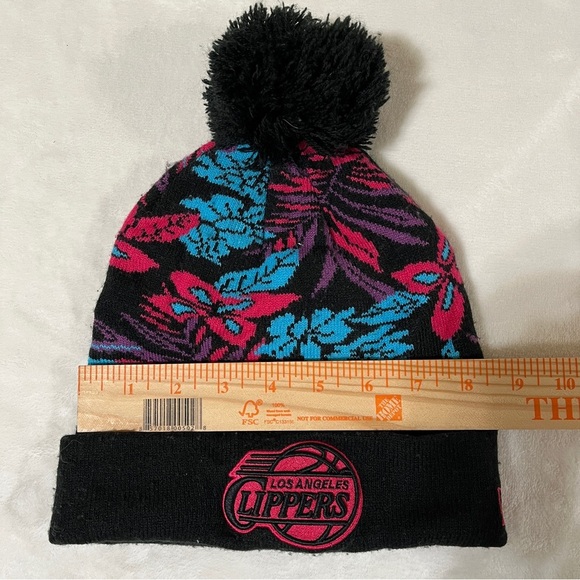 NEW ERA NBA Los Angeles Clippers Beanie with Pom Black Turquoise Pink OS - Picture 8 of 8